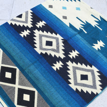 Load image into Gallery viewer, Ibarra Blankets
